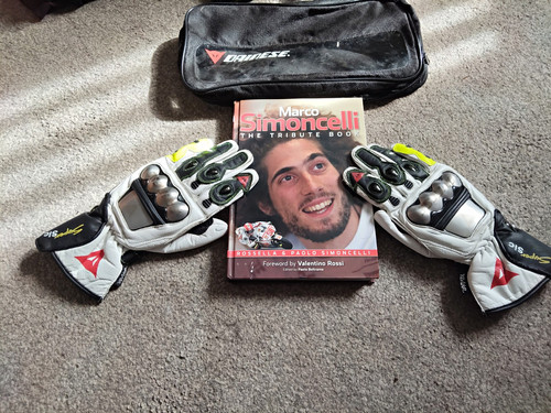 Marco simoncelli tribute book - marco,
